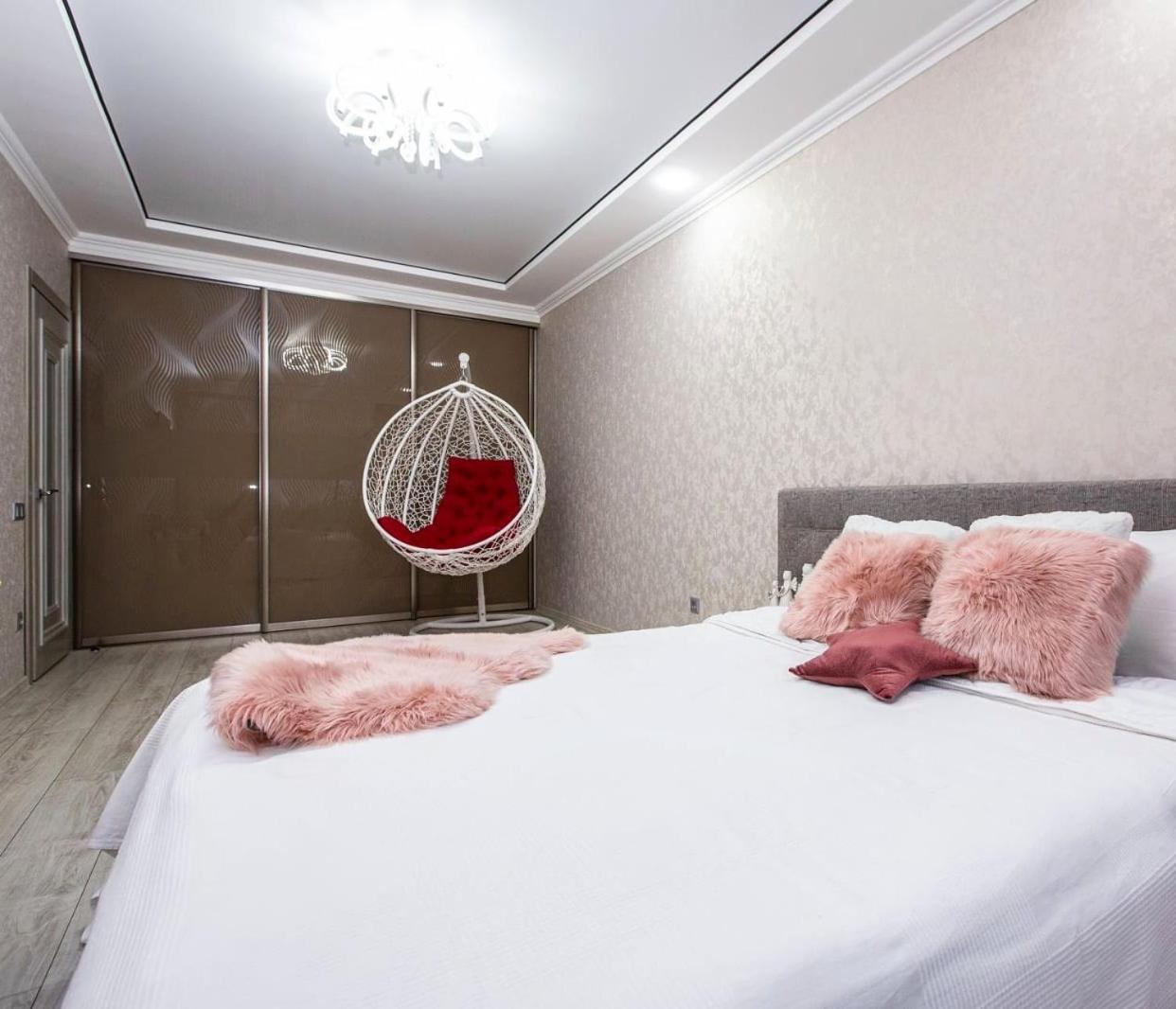 Vip Avalon City Lviv Buitenkant foto