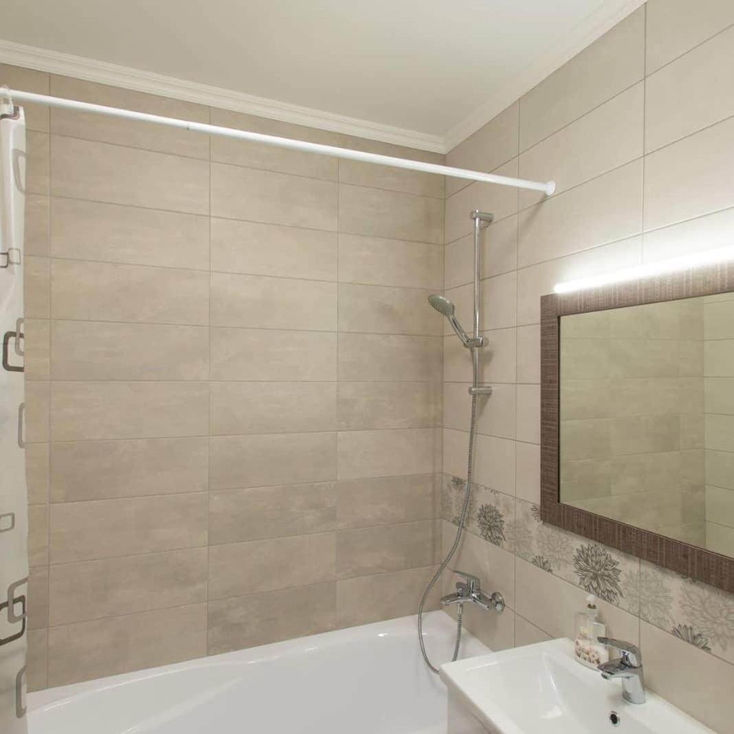 Vip Avalon City Lviv Buitenkant foto