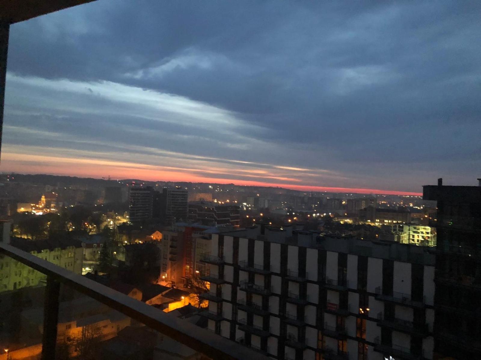 Vip Avalon City Lviv Buitenkant foto