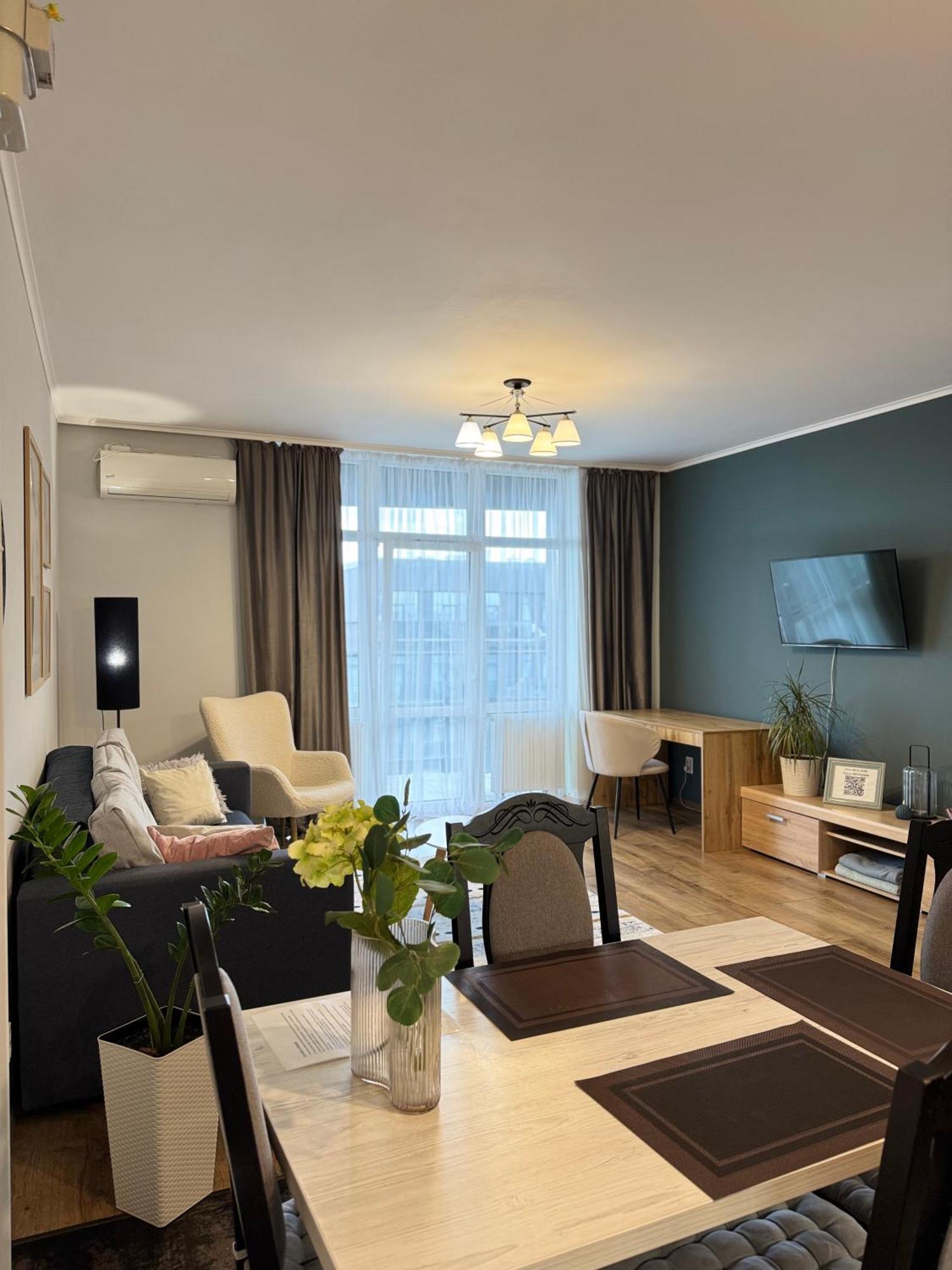 Vip Avalon City Lviv Buitenkant foto